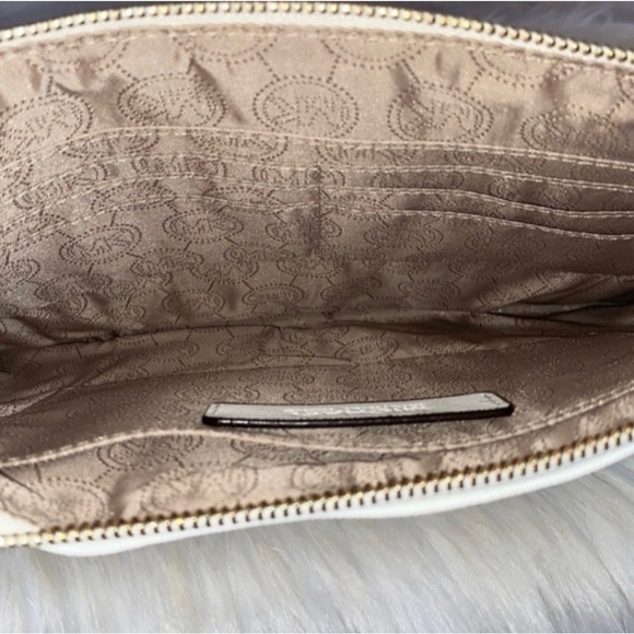 Michael Kors HAMILTON Tote/PYRAMID STUDDED XL Wristlet 2pc Set - Picture 11 of 16